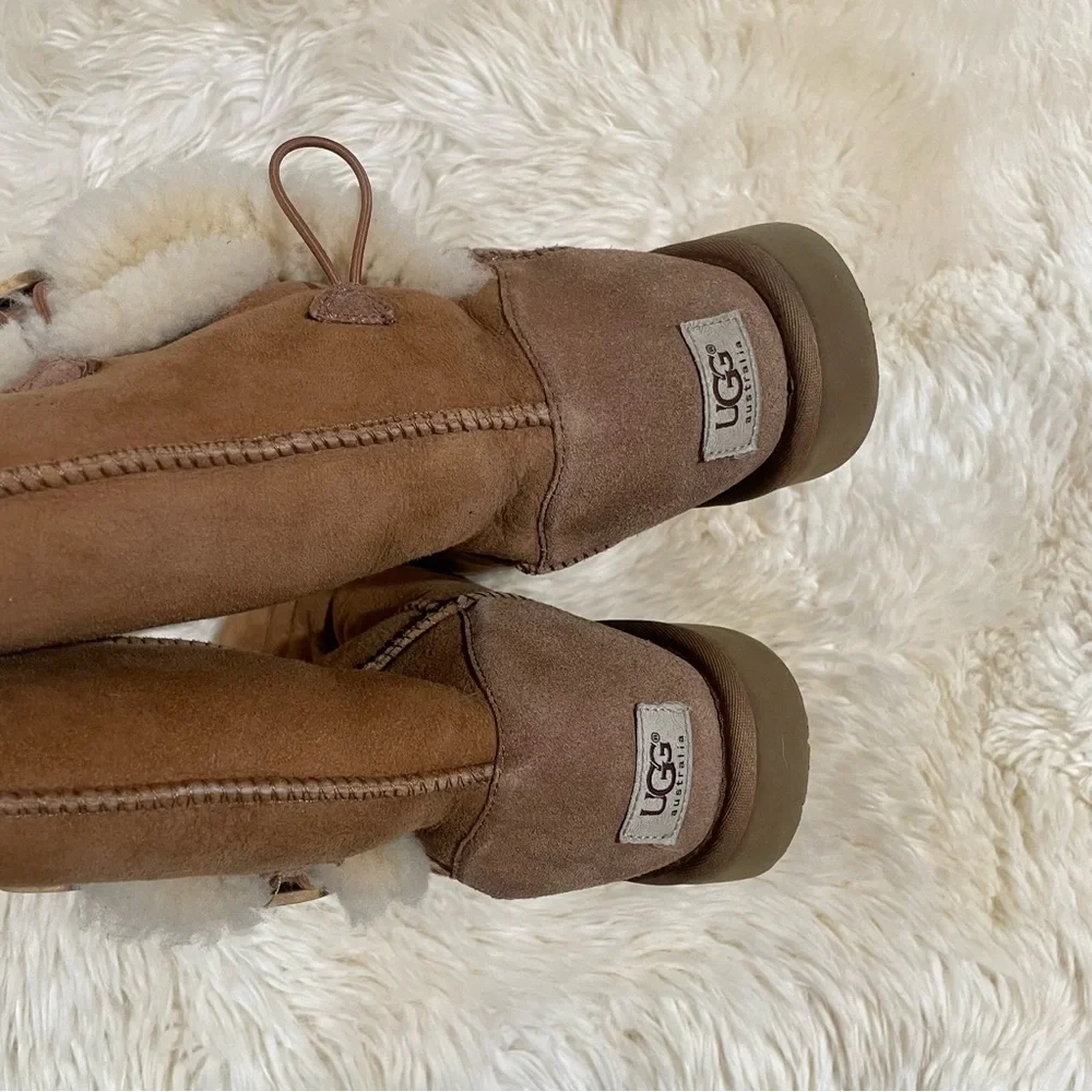UGG Australia Women's Bailey Button Triplet II Size 10